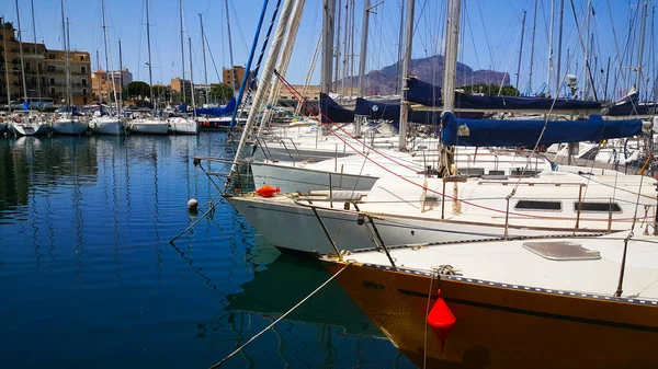 Hafen Von Palermo Boote Liegeplatz Bei Sonnigem Tag Hochwertiges Foto — Stockfoto