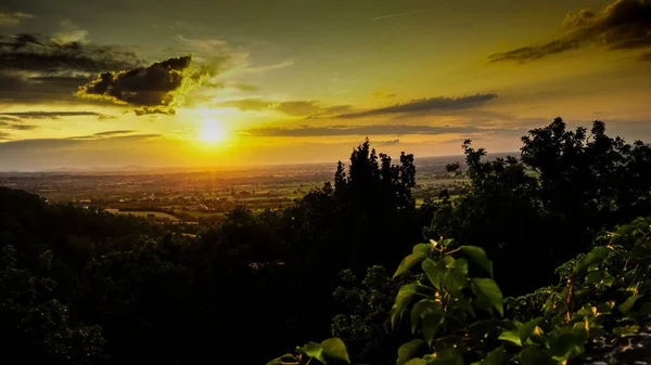 Belo Pôr Sol Sobre Colinas Verdes Emilia Itália Foto Alta — Fotografia de Stock