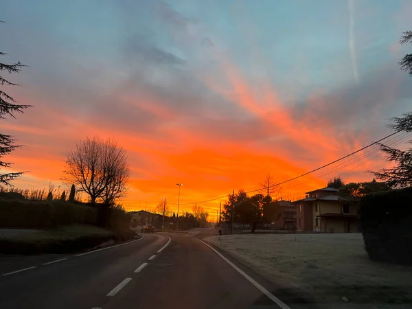 Sunrise Fiery Sky Asphalt Road High Quality Photo — 图库照片