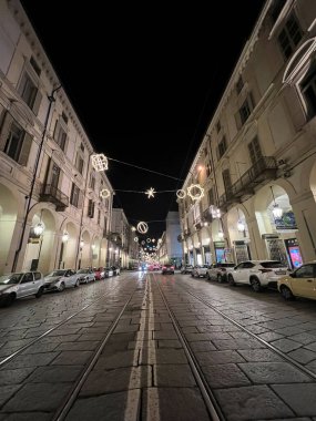 Torino Noel ışıklandırması ana caddede. Yüksek kalite fotoğraf