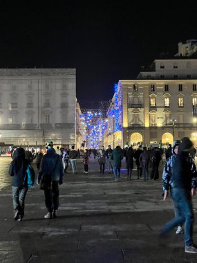 Torino Noel ışıklandırması ana caddede. Yüksek kalite fotoğraf
