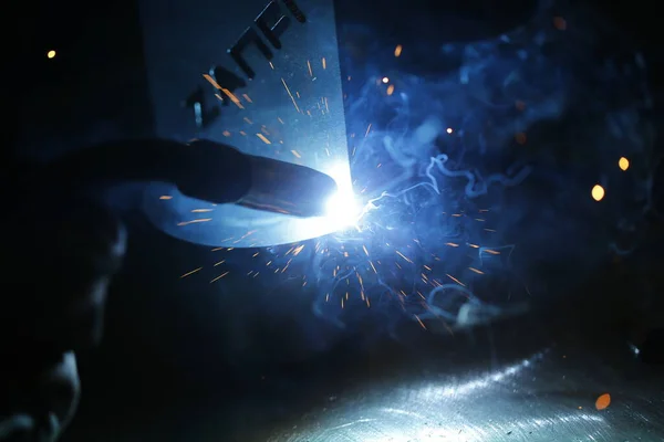 Operator Welds Welding Steel Plate Tig System High Quality Photo — Stockfoto