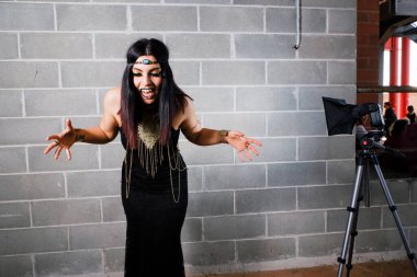 Vampir dişi olan güzel steampunk kızı. Yüksek kalite fotoğraf