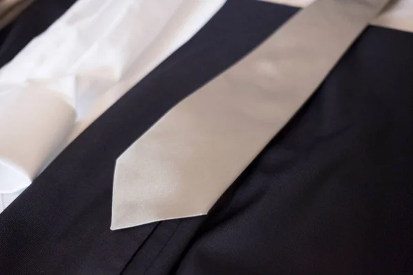 Groom Suit Tie Shirt Wedding Bed High Quality Photo — Stockfoto