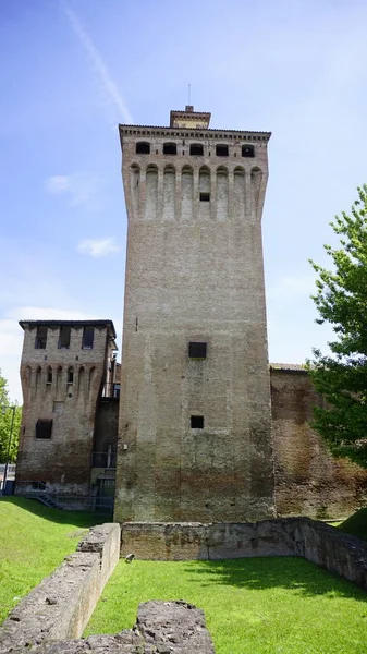 Burg Von Cento Ferrara Einem Sonnigen Tag Hochwertiges Foto — Stockfoto