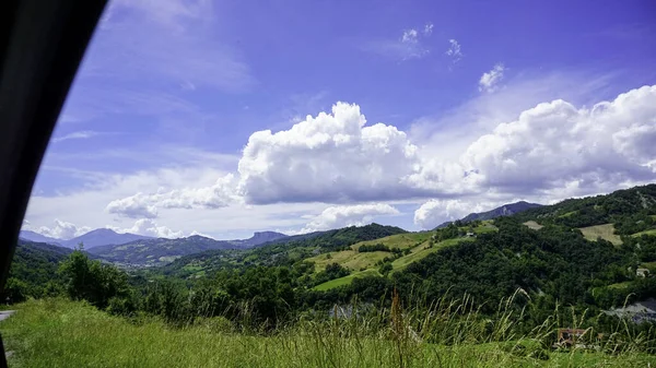 雷吉欧 阿彭宁山脉的绿色山丘 靠近意大利雷吉欧 埃米莉亚的文塔索山 高质量的照片 — 图库照片