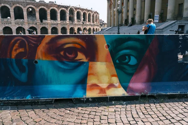 Verona Olaszország 2019 Áttekintés Különböző Színű Etnikai Fajtájú Szemekkel Festett — Stock Fotó