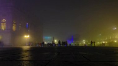 Torino 'da sisli ve Piazza Castello ışıkları olan bir panorama.