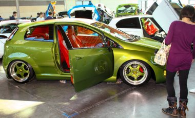 Rimini Italia 04 02 2011: Rimini Serbest Akort Otomobilleri etkinliği Fiat Punto. Yüksek kalite fotoğraf