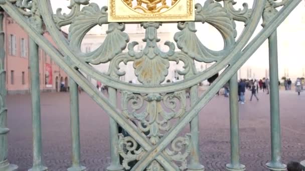 Gate Royal Palace Turin Sign Gold — стоковое видео