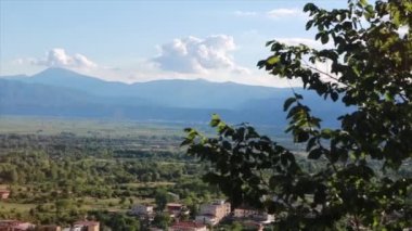 Pescina Aquila Köyün ve Fucino Vadisi 'nin panoramik manzarası