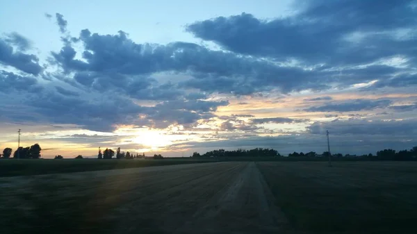 Sonnenuntergang Auf Einem Feldweg Italien Hochwertiges Foto — Stockfoto