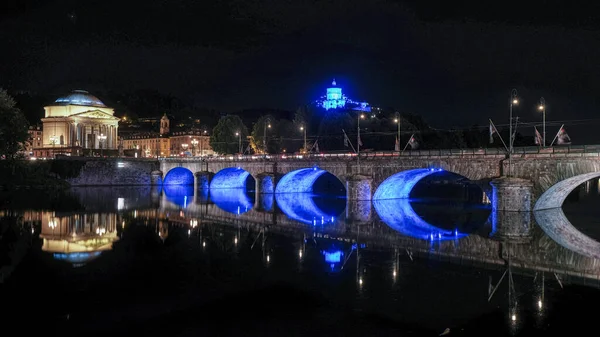 Turin Panorama Natten Bron Över Floden Med Blå Ljus Och — Stockfoto