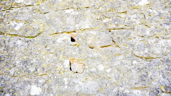 晴れた日の古い石の壁とレンガのパターンの背景 高品質の写真 — ストック写真