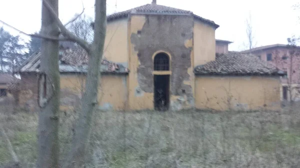 Viejo Complejo Residencial Abandonado Italia Foto Alta Calidad — Foto de Stock