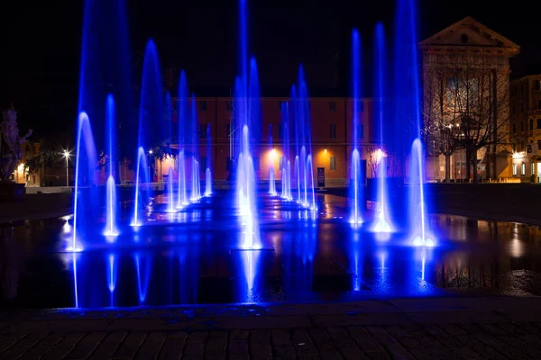 Reggio Emilia Vitória Quadrado Frente Vales Teatro Fonte Luminosa Tricolor — Fotografia de Stock