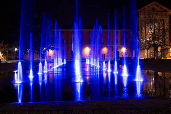 Reggio Emilia Vitória Quadrado Frente Vales Teatro Fonte Luminosa Tricolor — Fotografia de Stock