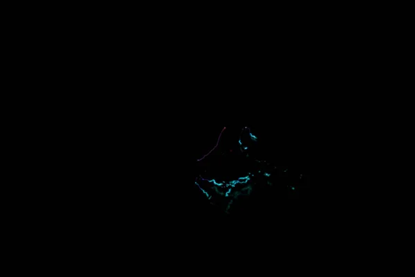 Scarica Elettrica Blu Viola Taser Sul Nero Foto Alta Qualità — Foto Stock