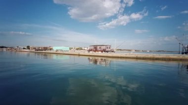 Akdeniz 'de doğumu olan Riccione yakınlarındaki Cattolica iskelesi.