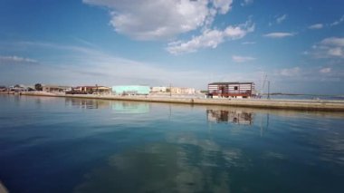 Akdeniz 'de doğumu olan Riccione yakınlarındaki Cattolica iskelesi.
