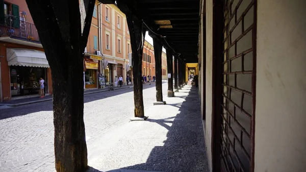 Arcadas Cento Ferrara Con Columnas Madera Foto Alta Calidad — Foto de Stock