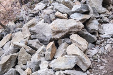 Dağlardaki heyelan taşları ve kayalar. Yüksek kalite fotoğraf