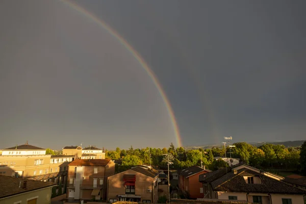 Arco Iris Doble Sobre Ciudad Foto Alta Calidad —  Fotos de Stock