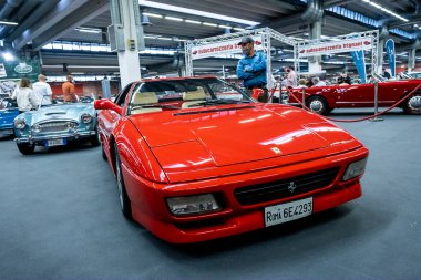 Modena, İtalya - 2021 07 04: Motor Vadisi Festivali arabası Porsche Carrera ile buluşuyor. Yüksek kalite fotoğraf