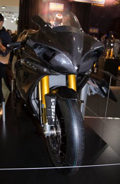 Milano, İtalya - 2012 10: Eicma Motorsiklet Etkinliği tam karbon Yamaha R1. Yüksek kalite fotoğraf