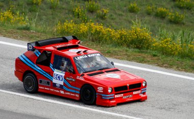 Reggio Emilia, İtalya - 2016 26 06: Reggio Apennines 'in serbest etkinliği Lancia Delta S4 ECV. Yüksek kalite fotoğraf