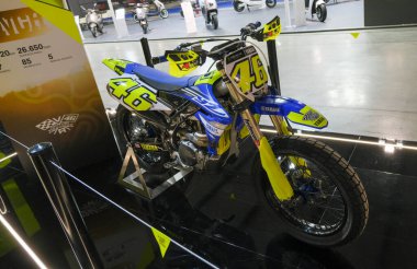 Milano, İtalya - 2021 11: Eicma Milano Bisiklet Fuarı Valentino Rossi 46 Yamaha Pisti off road bike. Yüksek kalite fotoğraf