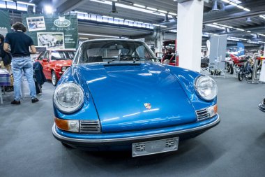 Modena, İtalya - 2021 07 04: Motor Vadisi Festivali arabası Porsche 911 ile buluşuyor. Yüksek kalite fotoğraf