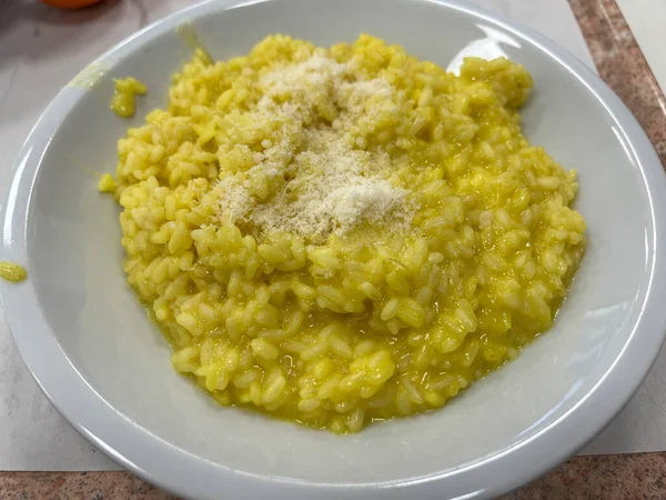 Plat Riz Safran Parmesan Photo Haute Qualité — Photo