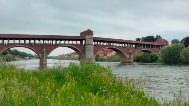 Panorama Pavia Köprüsünü Ticino Nehri Ile Kapladı — Stok video