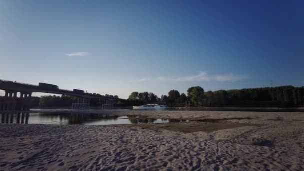 Strand Vid Floden Boretto Reggio Emilia Vid Solnedgången — Stockvideo