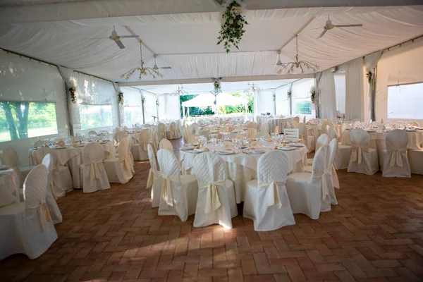 Merasim için hazırlıklara başlayın. Yüksek kalite fotoğraf