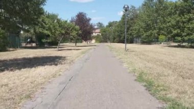 Bibbiano Reggio Emilia halka açık parkı ring yürüyüşü ile
