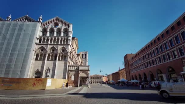 Ferrara Itália 2021 Piazza Delle Erbe Com Arcadas Catedral Num — Vídeo de Stock