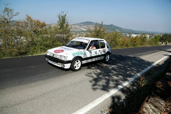 Реджо Эмилия Италия 2016 Rally Reggio Apennines Free Event Peugeot — стоковое фото