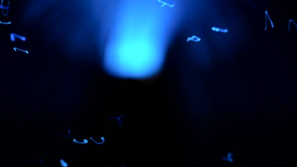 Темный Движущийся Фон Огней Оптических Волокон — стоковое видео