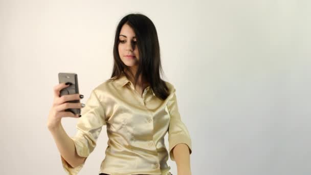 Krásný Italský Dívka Takes Selfie — Stock video