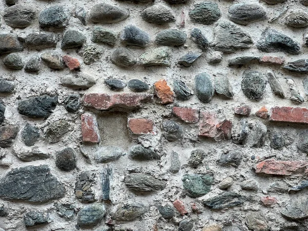Güneşli Bir Günde Eski Taştan Bir Ortaçağ Duvarı Tuğla Desenli — Stok fotoğraf