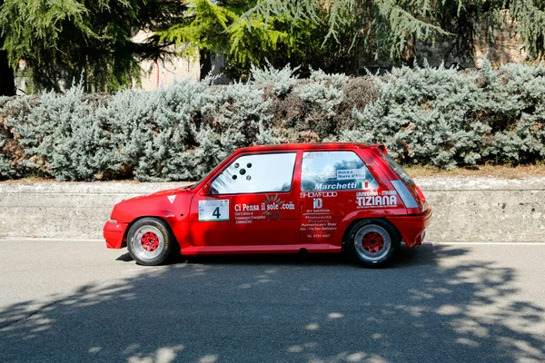 Reggio Emilia, İtalya - 2016 26 06: Reggio Apennines ücretsiz etkinliği Reanult 5 gt turbo. Yüksek kalite fotoğraf