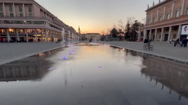 Reggio Emiliia Włochy 2022 Przegląd Fontanny Świetlnej Piazza Vittoria — Wideo stockowe