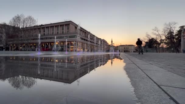 Reggio Emiliia Itálie 2022 Přehled Fontány Světelné Vody Piazza Vittoria — Stock video