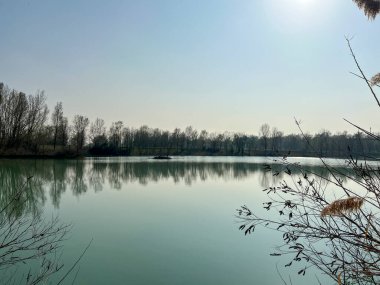 Enza nehrinin Montecchio Emilia 'daki genişlemesi engellendi. Yüksek kalite fotoğraf