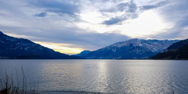 Como Gölü Günbatımı Panoraması. Yüksek kalite fotoğraf