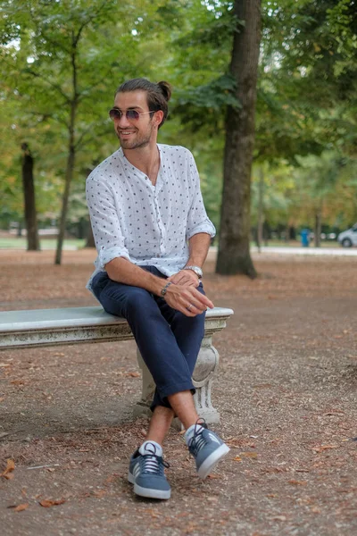 Handsome Italian Dark Haired Boy Shirt Sitting Bench Ducale Park — Stok fotoğraf