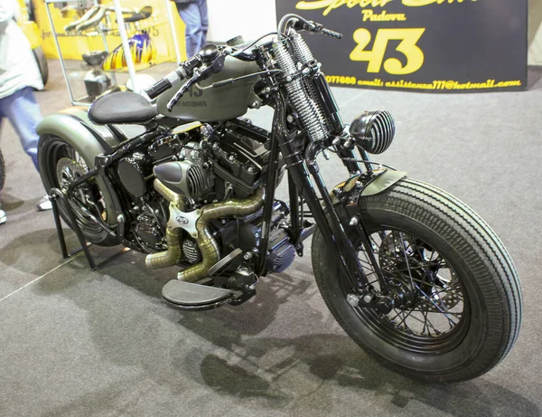 Verona, İtalya - 2018 MBE Verona Bisiklet Fuarı Bisiklet Fuarı ve Özel Araba Fuarı - özel boyalı bisiklet. Yüksek kalite fotoğraf