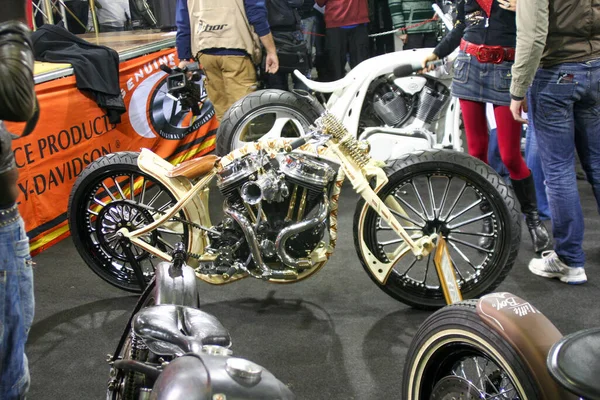 Verona, İtalya - 2018 MBE Verona Bisiklet Fuarı Bisiklet Fuarı ve Özel Araba Fuarı - özel boyalı bisiklet. Yüksek kalite fotoğraf